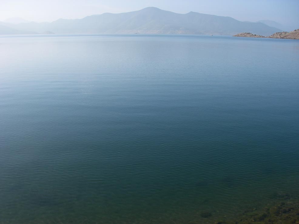 No overcast, only hazy skies at Diamond Valley Lake 2/26/2009.