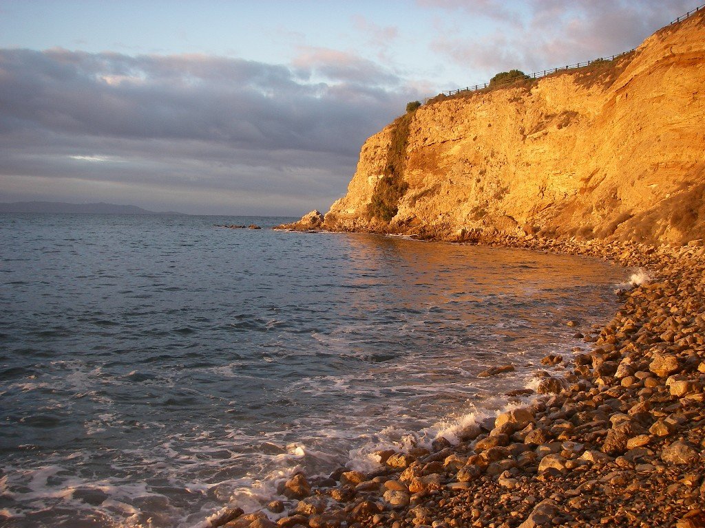Marineland Ledge as seen from across the cove 1/21/07.