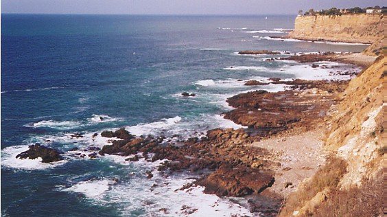 There are a lot of great rocks to fish from at Via Vicente, 12/2002