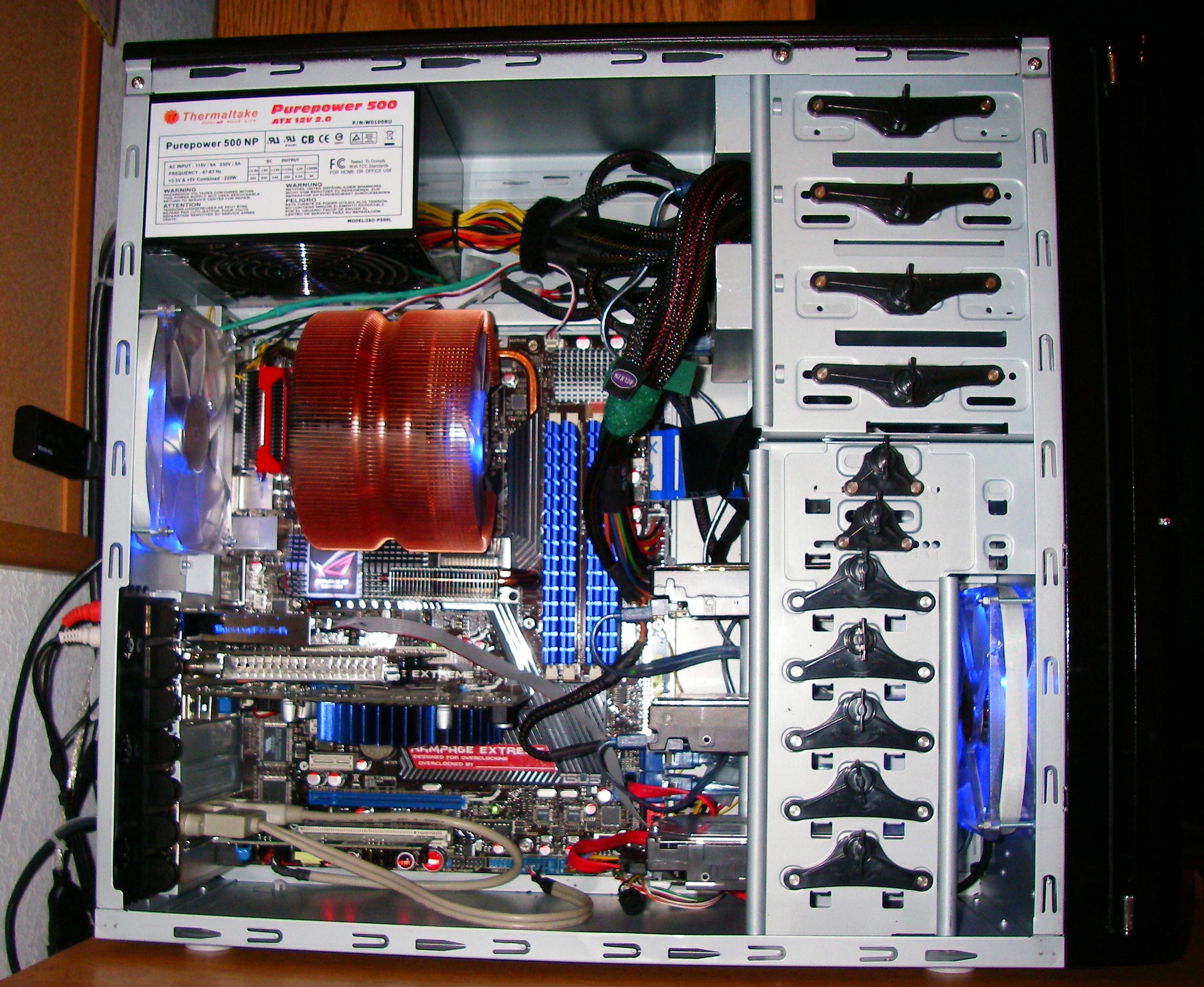 New Rampage Extreme up and running with the cover off 1/13/2010