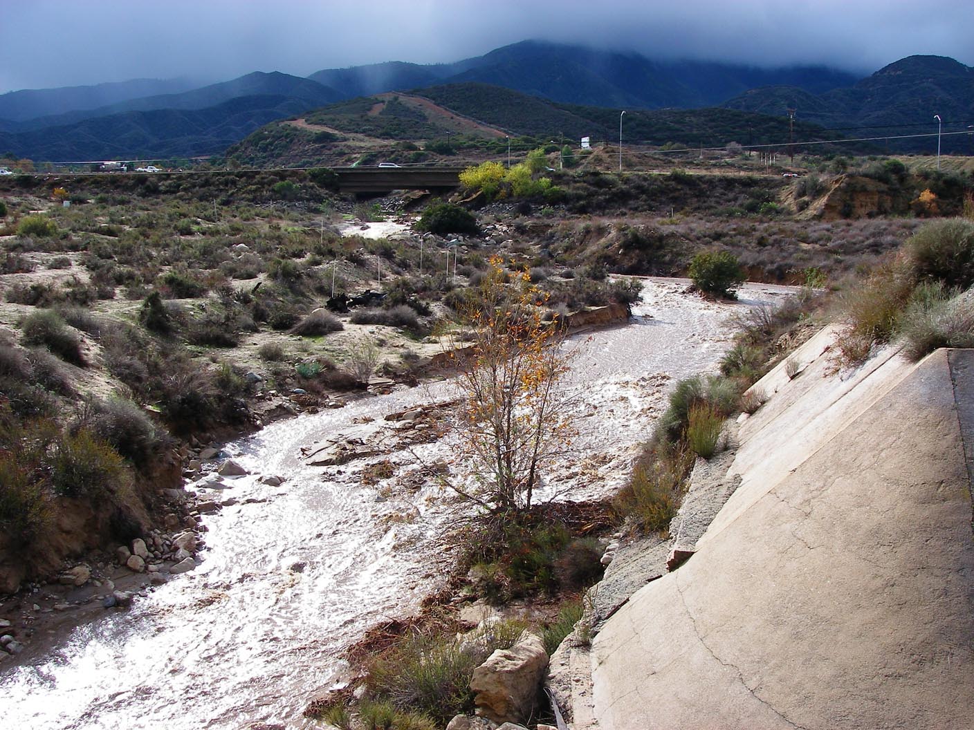 Indian Canyon Wash flowing after storms 12/22/2010