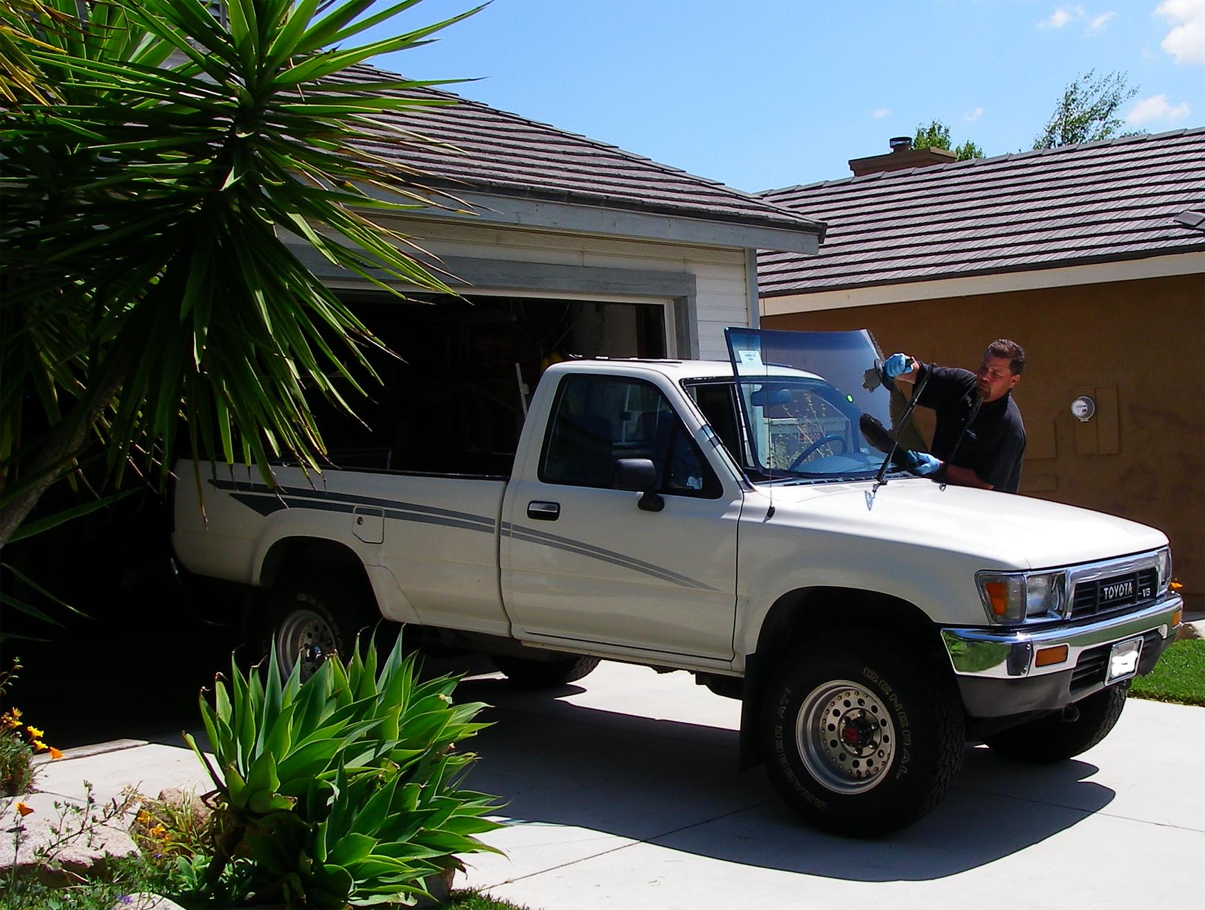 Little Miracle gets a new windshield after 21 years 5/10/2011
