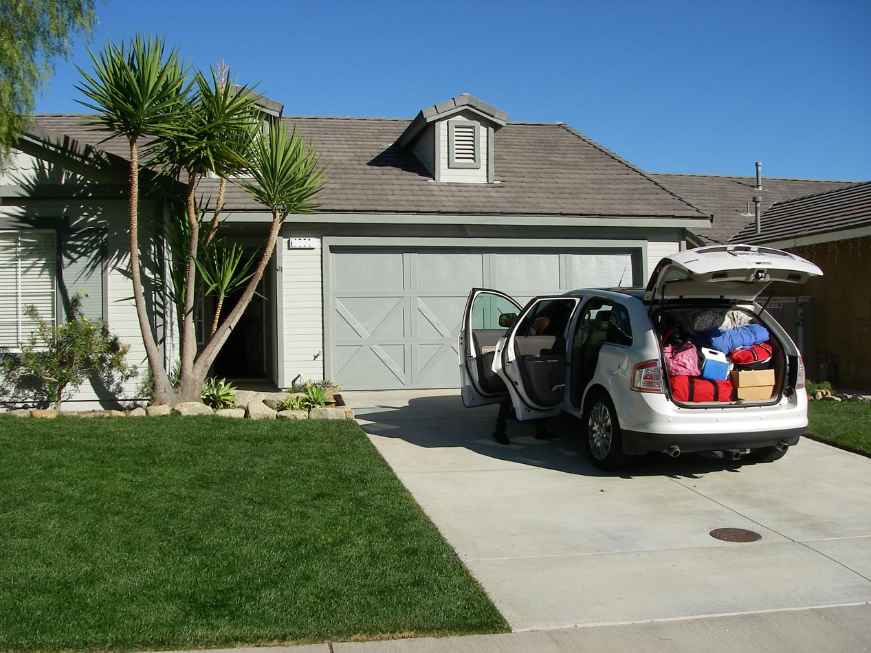 Sister Tracie's car being loaded for ride home after T-day 11/26/2011